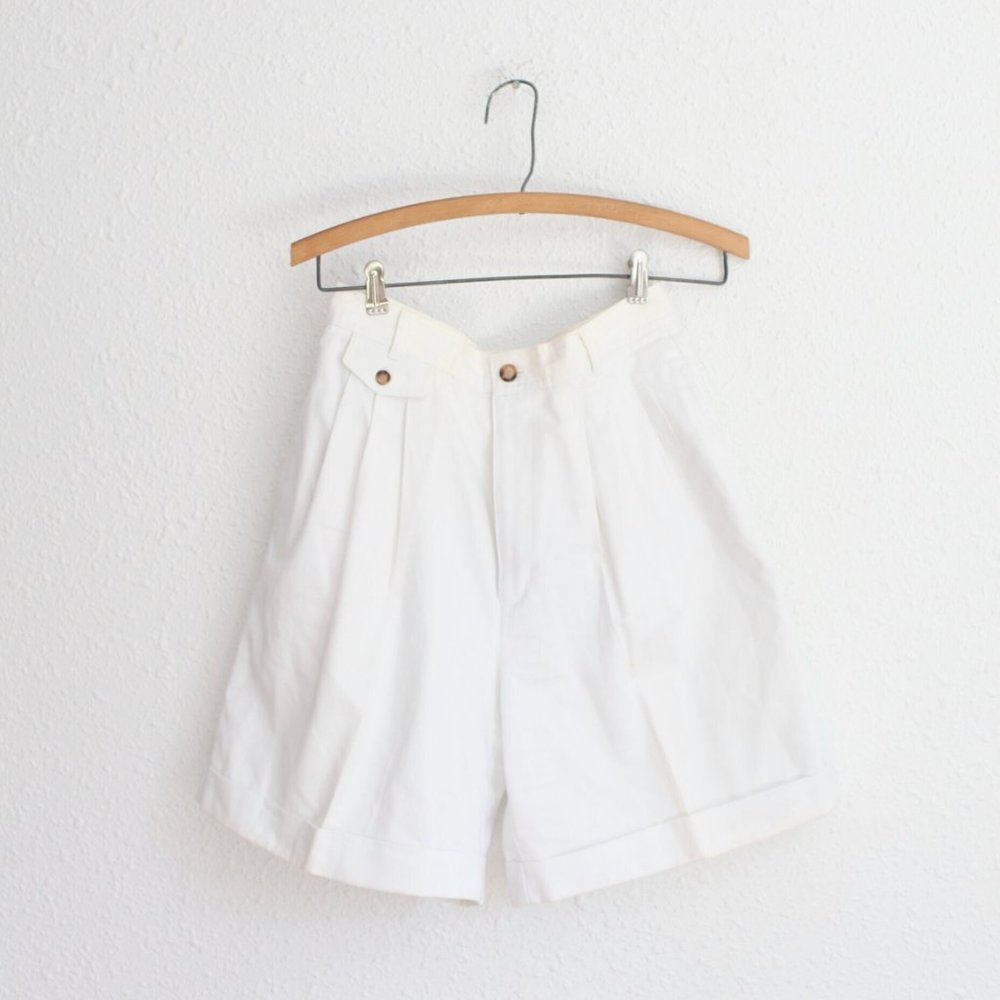 Vintage 90's white pleated cuffed high rise trouser shorts